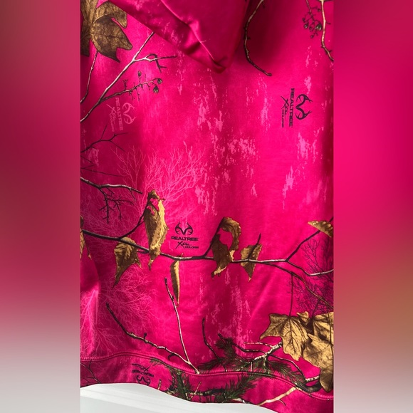 Realtree Xtra Colors, Rare, Unique, Limited, Pink Camo Hoodie, Savage Graphic, M - Picture 6 of 6
